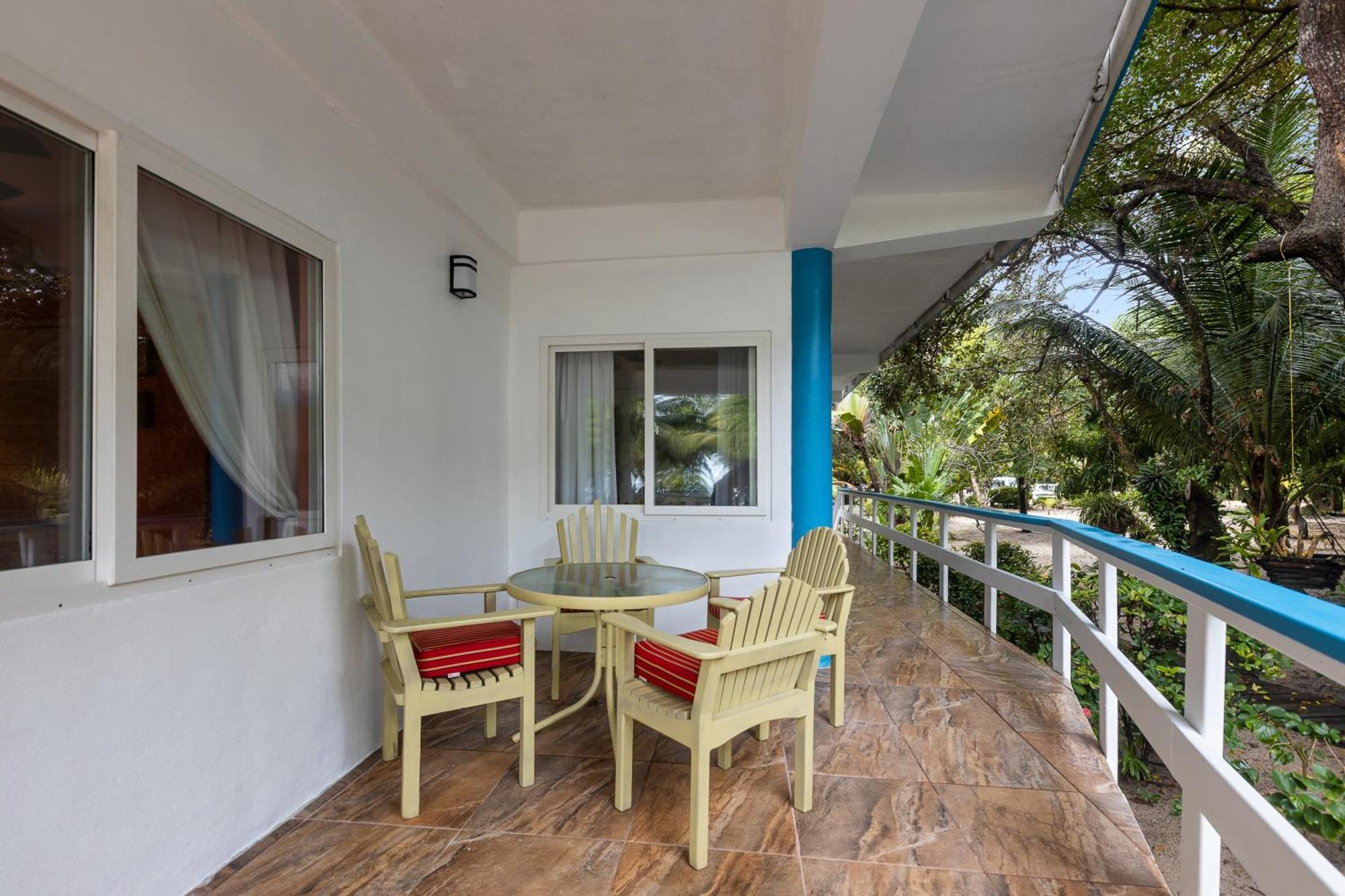 Condo #24 @ Beachside Villas Placencia Екстериор снимка